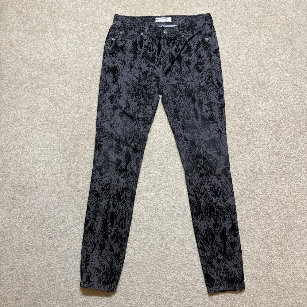 Free People Jeans Womens 25 Gray Snake Print Skinny Ankle Zip Stretch Denim